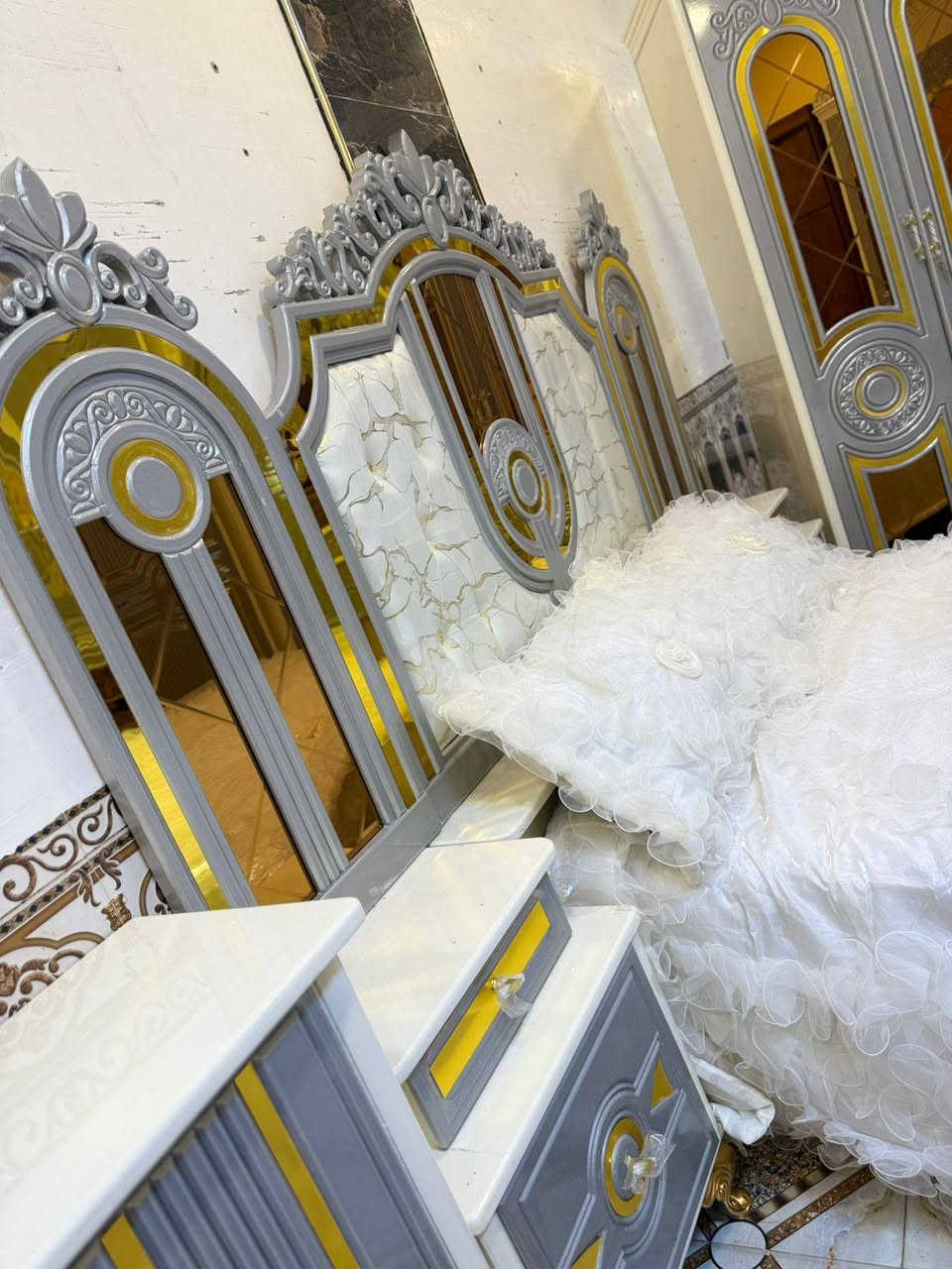 نجارة عراقية مميزة
السعر:  (مليونين ).فقط
بقسط 155 الف
 أحدث الموديلات بالأصباغ الإيطالية الحديثة 
 طابوريه هدية مجانيه . 
 غرفة 6 أبواب طابقين مع صاج طبيعي
صبغ حراري درجه أولى 
الضهر جرجوبه شد براغي 
العنوان: بغداد.  
 خدمة توصيل متوفرة بكروه إلى جميع المحافظات

 للاستفسار والحجز  . ***********

#غرف_نوم #غرفة_اخشاب #غرف_صاج #معمل_ومعرض_الجشعمي
