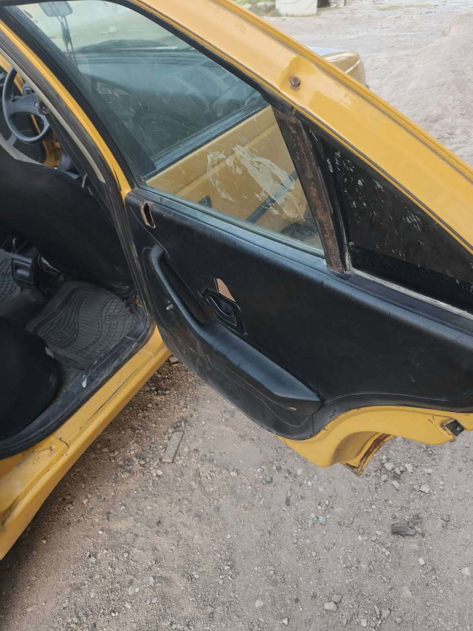سلام عليكم بيجو للبيع كير مكينه حداديه تبريد شقال وي السويج السعر 26 وبيه مجال العنوان السماوه ***********
