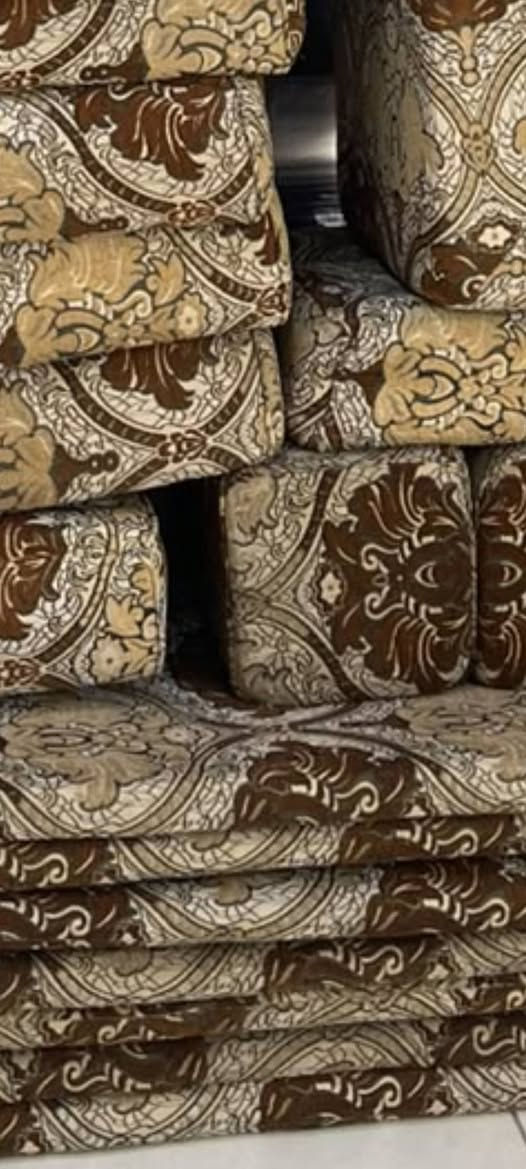 جلسه سعوديه الاصليه حبيبات مضغوطه وجهين نضيفه مابيه اي ضرر 14 متر سعره 175 المكان مجمع الاميرات لاتصال *********** النجف, العراق
