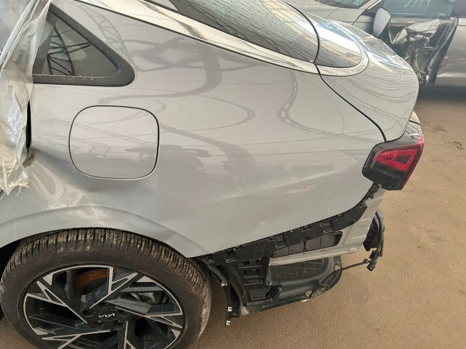 كي فايف فول فول مديل ٢٥ لون سمنتي دخلت بكتاب شهداء بغداد جاي نصلح بيه سوينه حداده كملته بدلت فريم ممه وطلبه حديده حالين جديده وياه بنيد تجار وشتريت دعامه نفس لون همين سمنتي
وياه كير مالته يرده تبديل لانه بس ضربه سيارت مابيه شوصي سياره يحتاجه كير سعر ب ٩ اوراق
سياره سعره ب ١١٥ بفلوسه ابيعه سياره موصفات عاليه
*********** مكان. سيارت بصره
