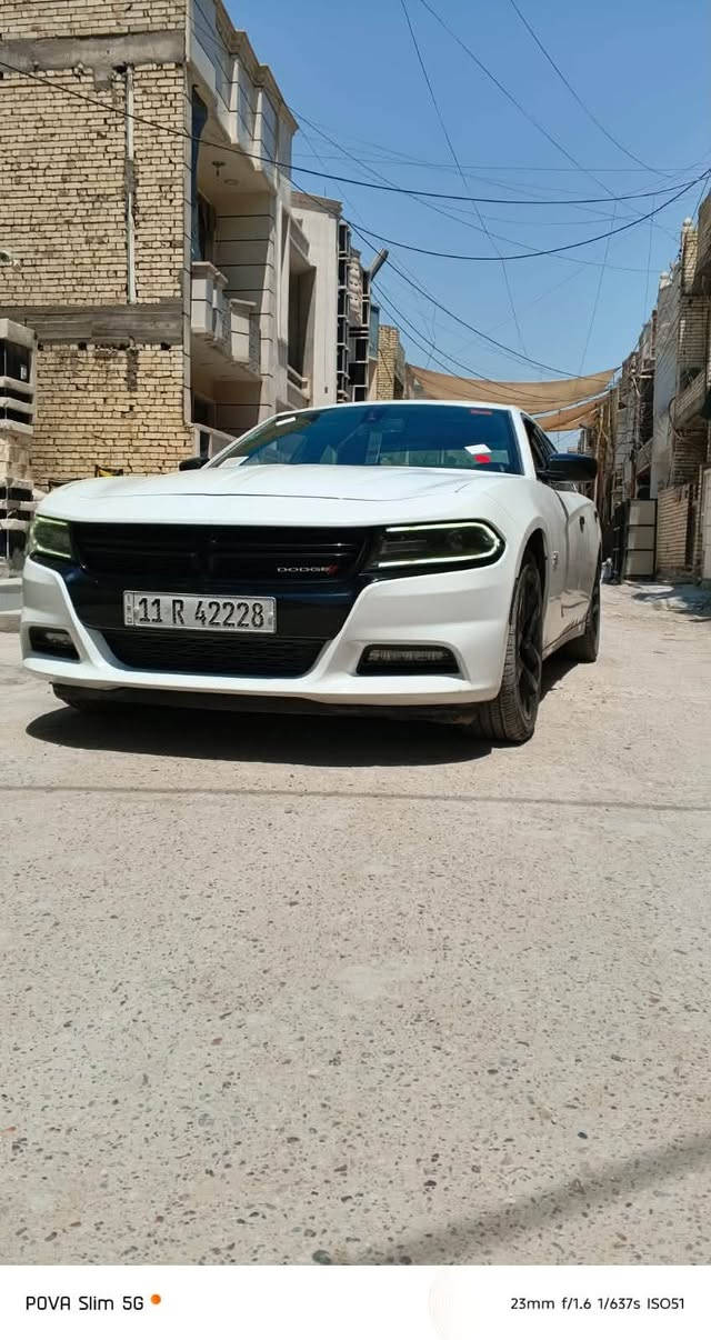 السلام  عليكم للبيع جارجر  ارتي ماكس فول موصفات مديل ١٧ حادثها دعاميه وبدنه والباقي السياره كفاله عامه قطره صبغ مابيها وبيه طخه بالباب الخلفي ع كد شبر صور الحادث موجود بل منشور السياره صدر جديد وياله جدد تايرات تبريد جديد السياره عليه منضومه غاز العنوان بغداد الدوره رقم ***********
