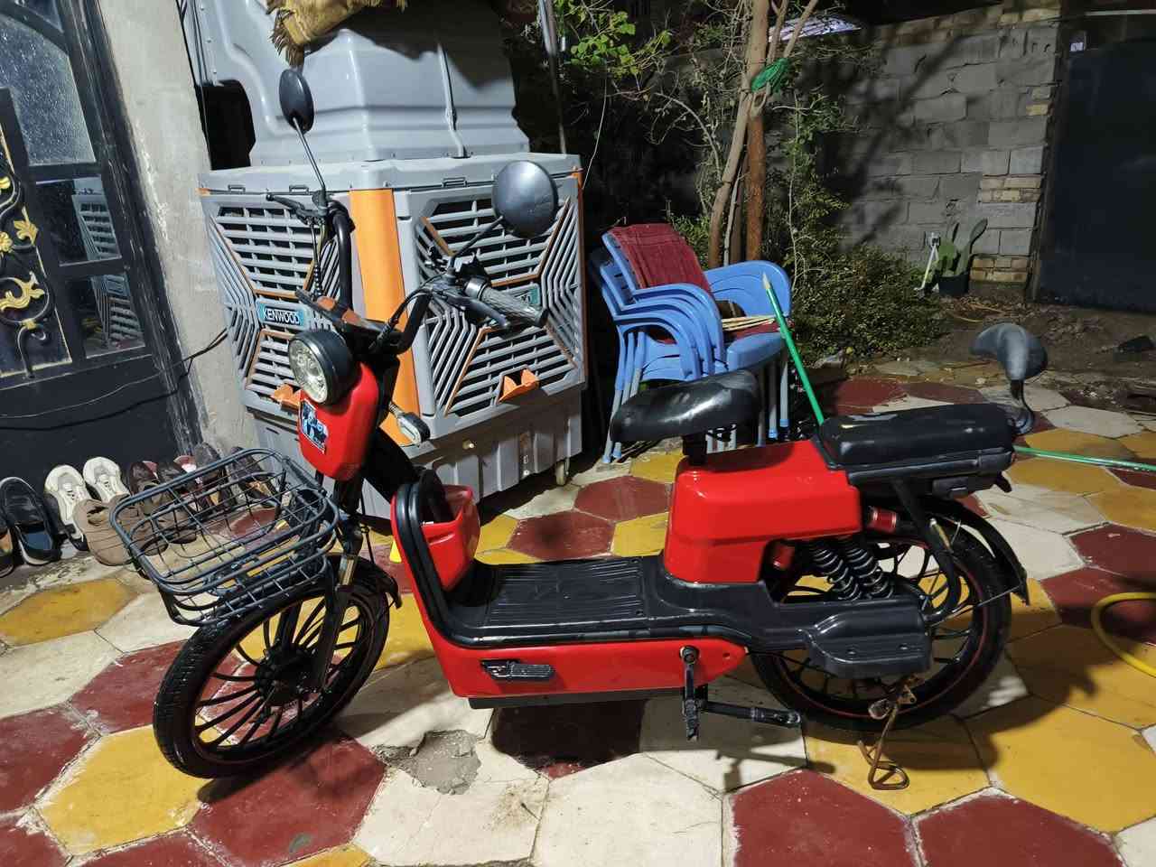 دراجة شحن
موديل 2024
 5بطارية حجم كبير 
20امير 
السعر 280وبي مجال 
هاتف *********** عوزها بطاريات وتاير الوره يحتاج تبديل واير بريك الكدام والدسك الوره يحتاج تصليح
العنوان الديوانية حي رمضان خلف دائرة الإطفاء
