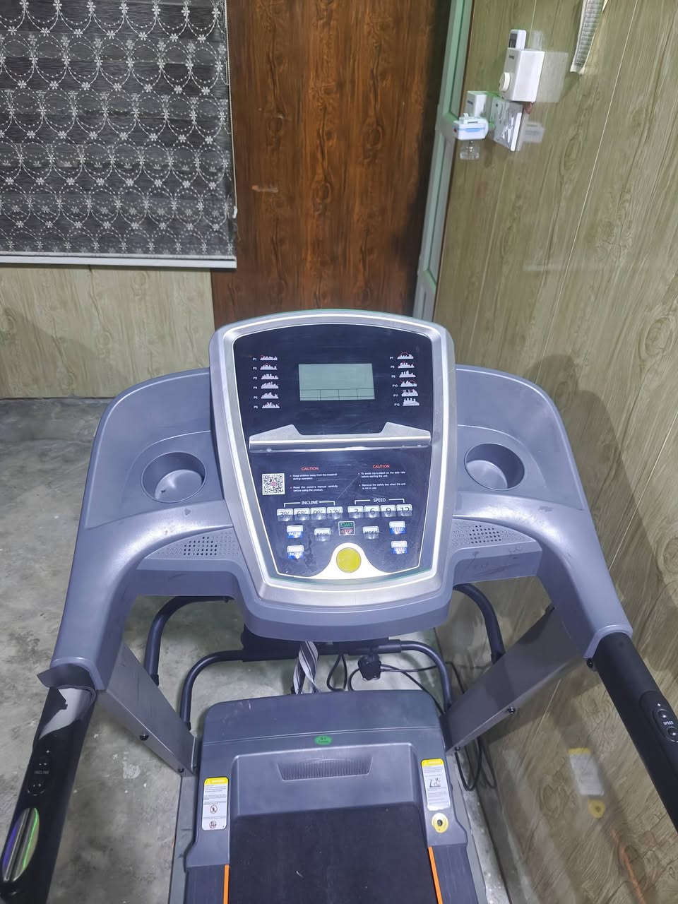 سلام عليكم
جهاز ركض مع جهاز مساج هزاز 
للبيع بسعر مناسب جدا 
***********
