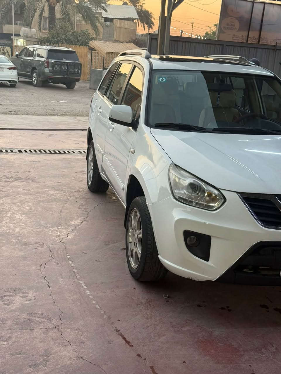 تيكو فرات موديل ١٥ ميكانيكي رقم بغداد إنكليزي
كير ميكانيكي محرك ٢٠٠٠ تبريد ثلج ماشيه ١٥٠ بيها فقط جزء من الجاملغ الأمامي صبغ وبارد بالباب الخلفي جهة الصدر 

مواصفاتها فتحه سقف اشاير بالمري  تحويل مباشر ثاني يوم مكانها بغداد سريع حي العامل قرب مسبح الرافدين رقم الهاتف *********** السعر ٦٣$

نص مكتوب في الصور:
- ٧:٤٥ م
- ٧:٥٠ م