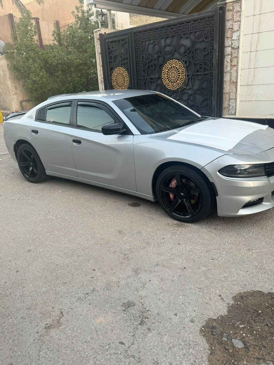 السلام عليكم للبيع🩶🧿
جارجر موديل 2020 اصل فئة sxt  وارد امريكي حادث 3 قطع  بيها  ماشية 89  الف  فول مواصفات عدة الفتحة  كشنات جلد تشغيل عن بعد  قطعتين  تبريد ويل كب نجمة حجم 20 محرك 6 سلندر 3600  رقمهة بغداد دولي الرقم الجديد تحويل مباشر  سعر السيارة 170 وبيها مجال للشراي مكان السيارة كربلاء ***********
***********
