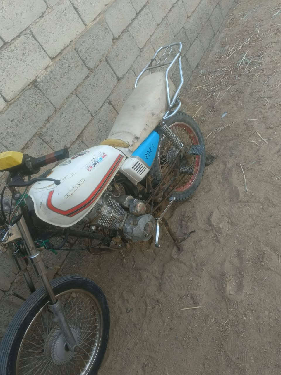 ١٥٠ • للبيع • مجال