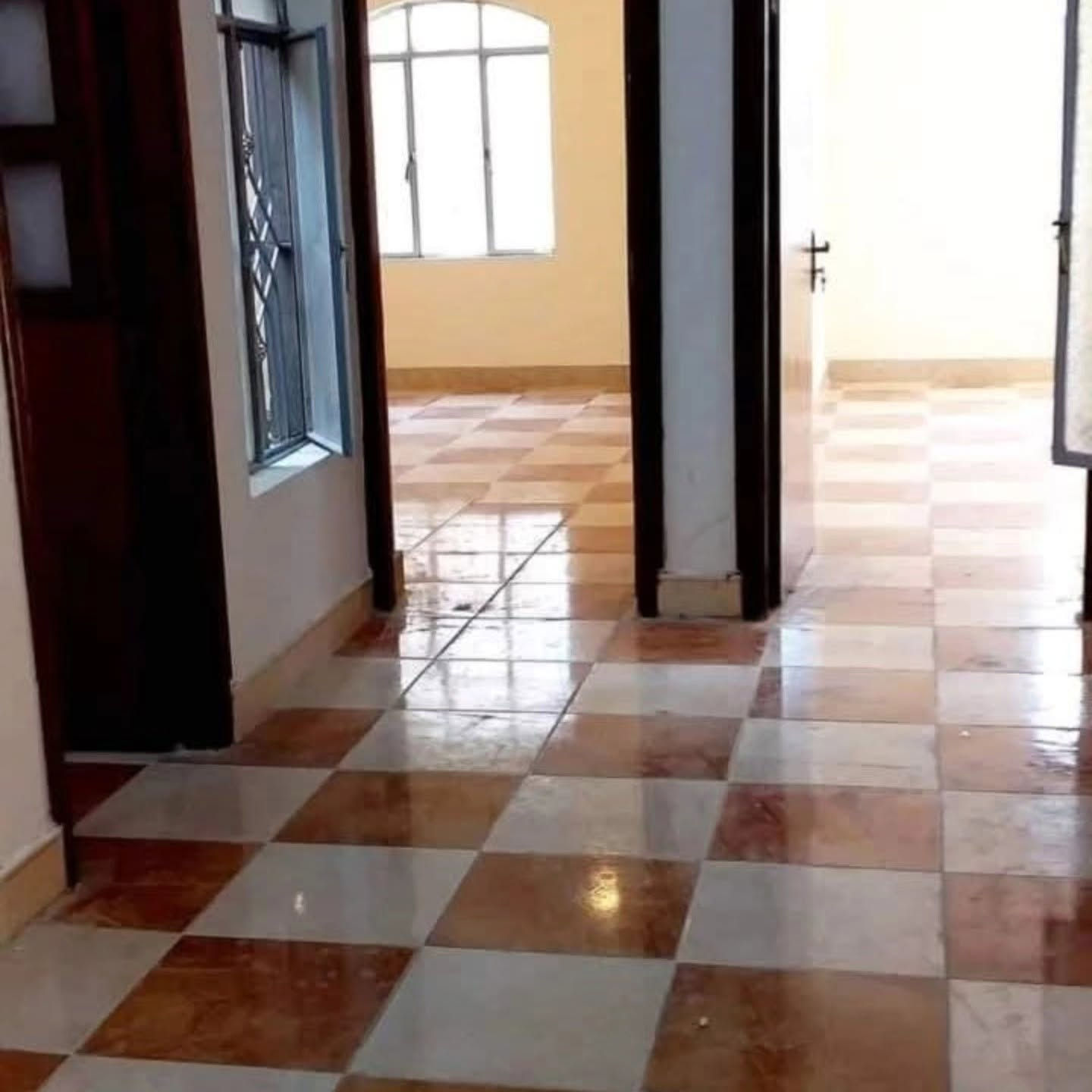 🔶 تبارك العقارية | فرصة مميزة للبيع 🔶
🏢 شقة طابق ثاني للبيع
📍 الموقع: التحسينية – شارع قاعة بابل، على الشارع الرئيسي ⭐
📐 المساحة: 150 م²
📄 طابو زراعي عراقي
✨ التفاصيل:
• صالة كبيرة 8×4
• غرفة منام 6×4
• غرفة منام 5×4
• هول
• مطبخ
• مجموعة صحية
💰 سعر البيع: 120 مليون دينار
📞 للاستفسار:
***********
***********
🏢 عنوان مكتب تبارك العقارية:
البصرة – العباسية – شارع جامع الكويتي مجاور مجمع الياقوت الطبي
✨ تبارك العقارية – حيث تجد راحتك واستثمارك بأمان
بيع • شراء • تأجير • استثمار
