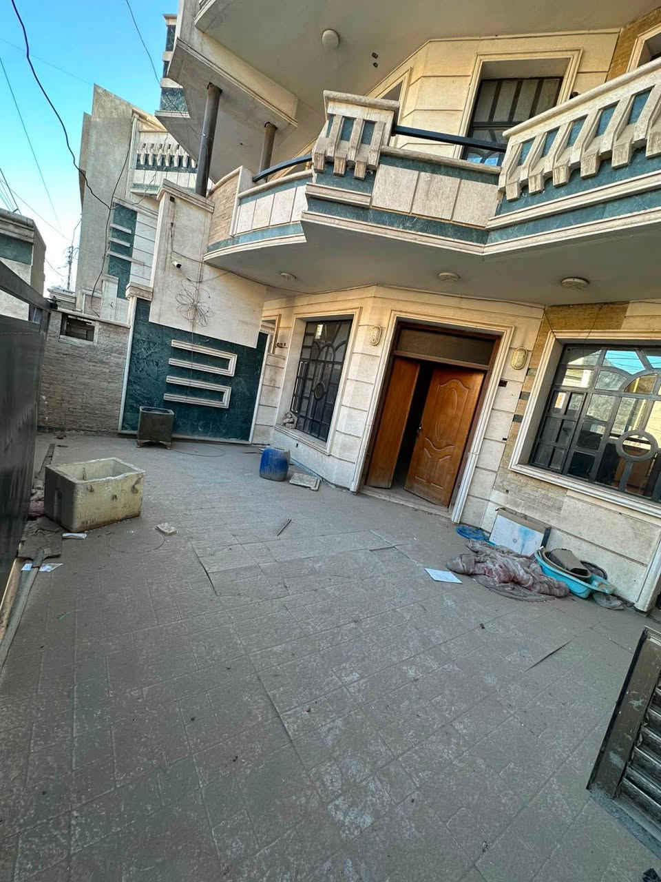 🏡 للإيجار في السيدية | عقار مميز

📍 الموقع: خلف جامعة الشعب
📐 المساحة: 150م² – طابقين تونات

✨ مواصفات العقار:
• 4 غرف نوم
• صالة
• هول
• مطبخ
• خدمات
• كراج
• تشجير خلفي 🌿

💰 بدل الإيجار الشهري: مليون ونصف دينار
🔹 مع مجال بسيط

📞 للتواصل والاستفسار:
*********** بغداد, العراق
