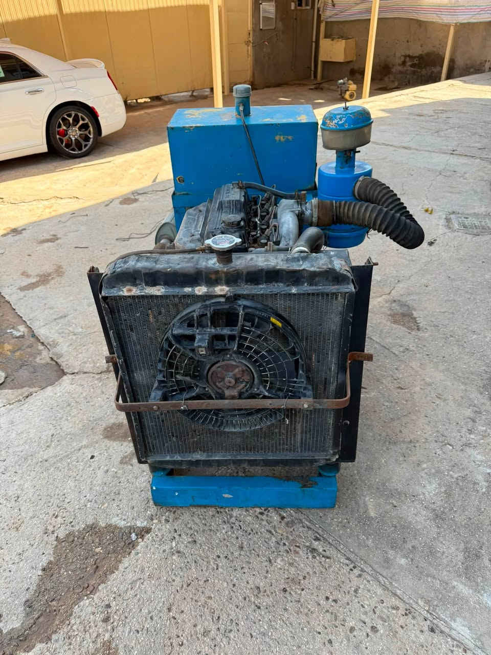 السلام عليكم
مولده كيا 2701
مولده بلاديه جديده شرط الشغل 
محرك بلادي شرط برغي مامفتوح بي 
شرط لاتبخير ولا تنقيص 
راس توليد 30 كيفي ثري فيز طبك
المولده جاهزه اي نقص مابيها 
السعر 14 وبيها مجال 
العنوان حله ابي غرق 
للاستفسار ***********
