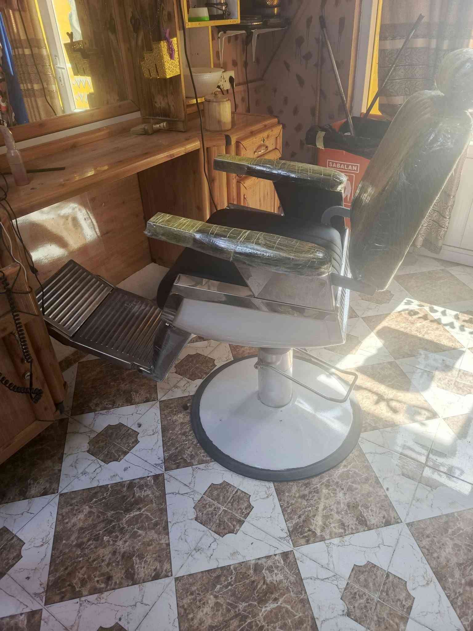 السلام عليكم  اخوان
عندي زوج كراسي  
النوع ايطالي  شومي
العنوان الانبار القائم الكرابله 
يوجد توصيل  لي كل العراق 
الي ايحب التواصل 
على  وتساب 
او ع الرقم 
***********
ع عام ما كو سعر رجانه
