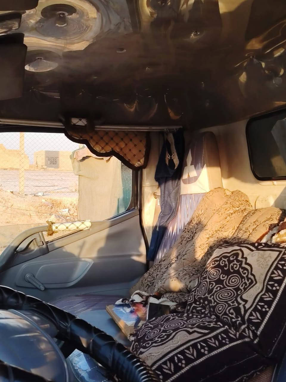كنتر ٢٠١٢ مكفوله رقم ديالى انگليزي شرط التحويل المكان صلاح الدين /العلم /السعر ١٨٥ للاستفسار الاتصال على الرقم ***********
