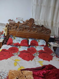 غرف كامله اخشاب للبيع سعره  250 بيها مجال 07857672942