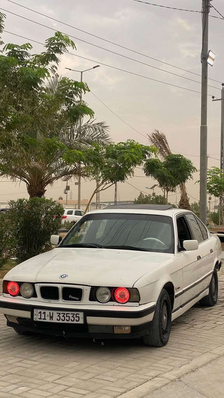 بي ام ٥٢٥i • ١٩٩٢ • رقم بغداد
