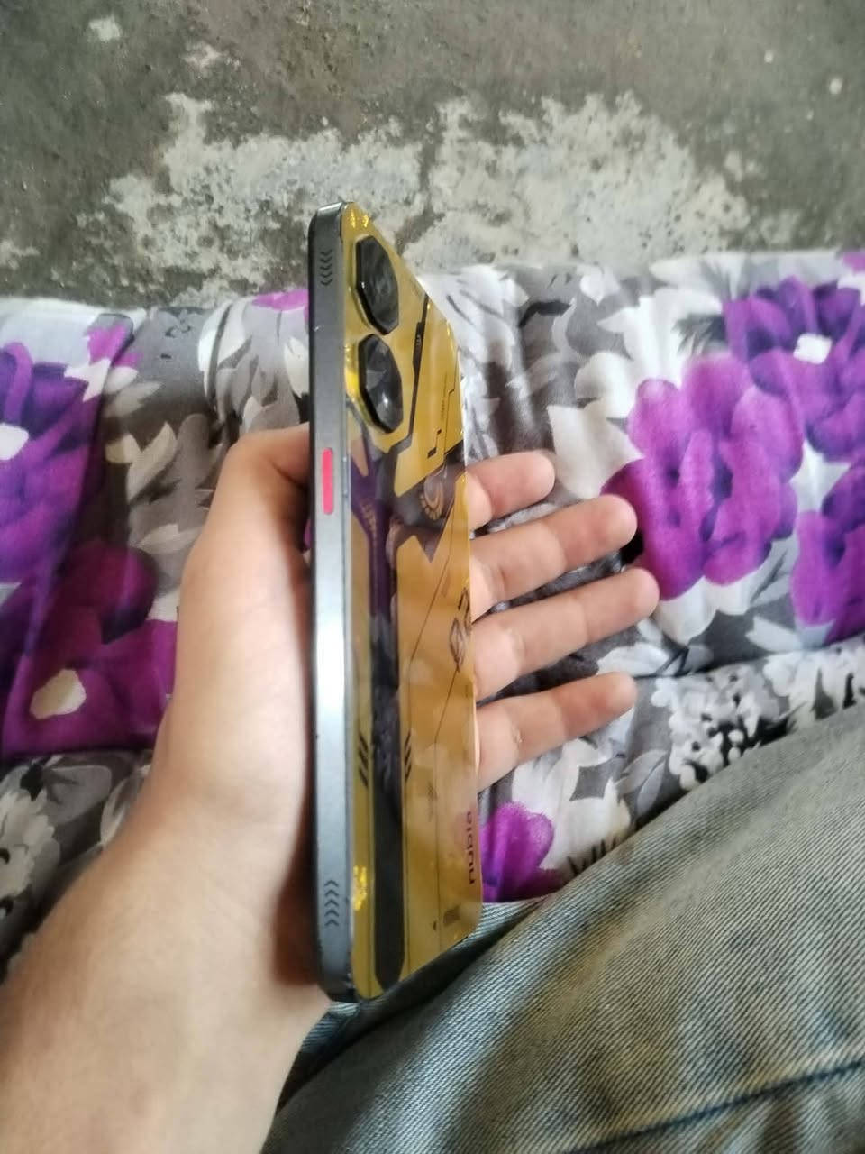 سلام عليكم جهاز nubia Neo 2 5G ذاكرته 256 بطاريه 6000  بي شفتات يزريه وصوت قوي ستيديو كامرات فول جهاز كله شغال بصمات ثنين مبدل فقط كامره اماميه السعر 160 وبي مجال مكاني بغداد مدينة الصدر ***********
