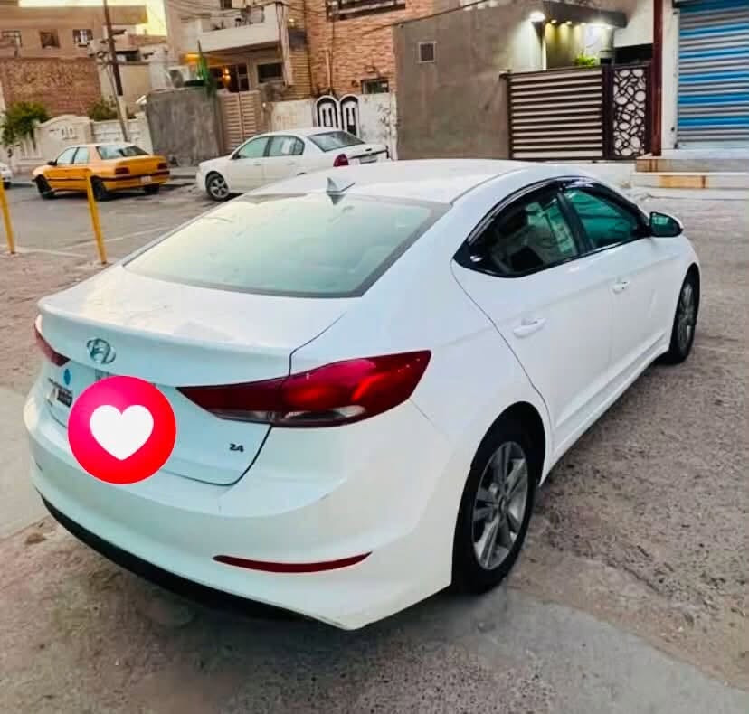 السلام وعليكم
للبيع هونداي انترا 2017 

حادث خفيف جدا بدون دواخل ولا تبديل 

ليبل واحد 

رقم بغداد باسمي تحويل مباشر 

محرك ألفين دوش 

كير أي تي 

مواصفات فول عدا فتحه 

بصمه تشغيل 

شاشه + كأمره دواره 

تحكمات ستيرن 

ويل كب 

وبعد بيه موصفات 

مكان سياره بغداد 

السعر 95وبيع مجال

رقم تلفون ***********

