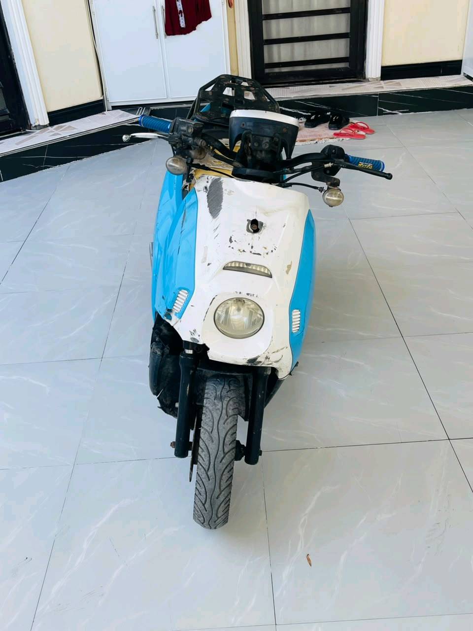دراجه للبيع سعر 225 بيها مجال قليل عوزها كفر كدام كهربائيات كلها شغاله اشاير خلفيه ولبكلايت وهورن معوزه كفر كدام وكشن وكابريار