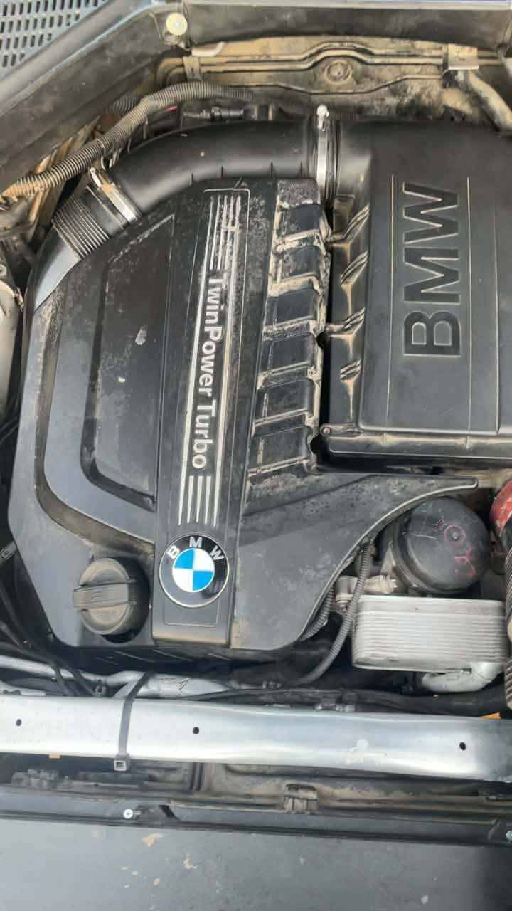 BMW   2011     x6
172000 km ڕۆیشتن
مەکینە 6 پستن مەڕغوب  n55 ✔
تەنها یەک جەمپی پشتی هەیە سۆناردانراوە 
دوو چملغ لەسەرساغە بۆیاخە بۆجوانی ➯
مواصفات سڵاید،کوشن vip,,لایت ئۆتۆ،،تەحدید سرعە،،8 حەساس،،ویل 20 m,,تەبرید مەرکەزی،،3 گێڕ،گێر شەفت لەسوکان،،چەندین  مواصفاتی تر....
گێڕو مەکینە وکارەبایی واکسل تحویل وغڕامە بەشەرتە ،،
سەنەوی تا 2030 نوێ ➡
4تایەی نوێ ➯

*********** واتساپ
شوێن شەقڵاوە
نرخ 140 $ شقلاوة, أربيل

