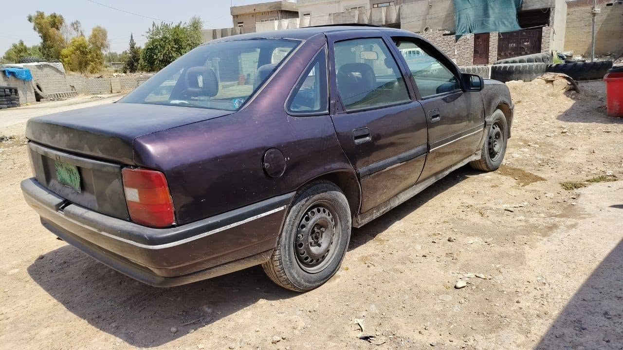 ئۆپل ڤیکترا 
مۆدێل 91
مەکینە 20
سلایت 
توند و تۆڵە
تازە بۆ جوانی عام کراوە
وەرگەڕان و لێدرانی نیە 
هەموو شتێکی مەزبوتە ماڵی فەقیرە 
بەنزین زۆر کەم دەخوات 
مەکینە و کلاجی نوێیە 
گێڕ و مەکینە بەشەرت 
بێ مەسرەفە خاوێنە 
واجیهەی لەگەڵە بێ کێشەیە 
لە هەولێرم گۆڕینەوەش دەکەم
موشتەری تێل بکە یان نامە بنێرە 
*********** أربيل, العراق
