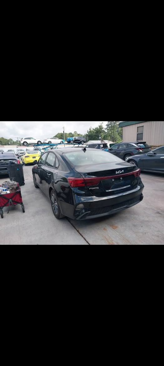 فورتي ٢٤ مواصفات عادية موجودة بالحرة بعدة على حادثة
السعر واصل بغداد كراج اليوسفية ٩٧ ورقة
للاتصال ***********
