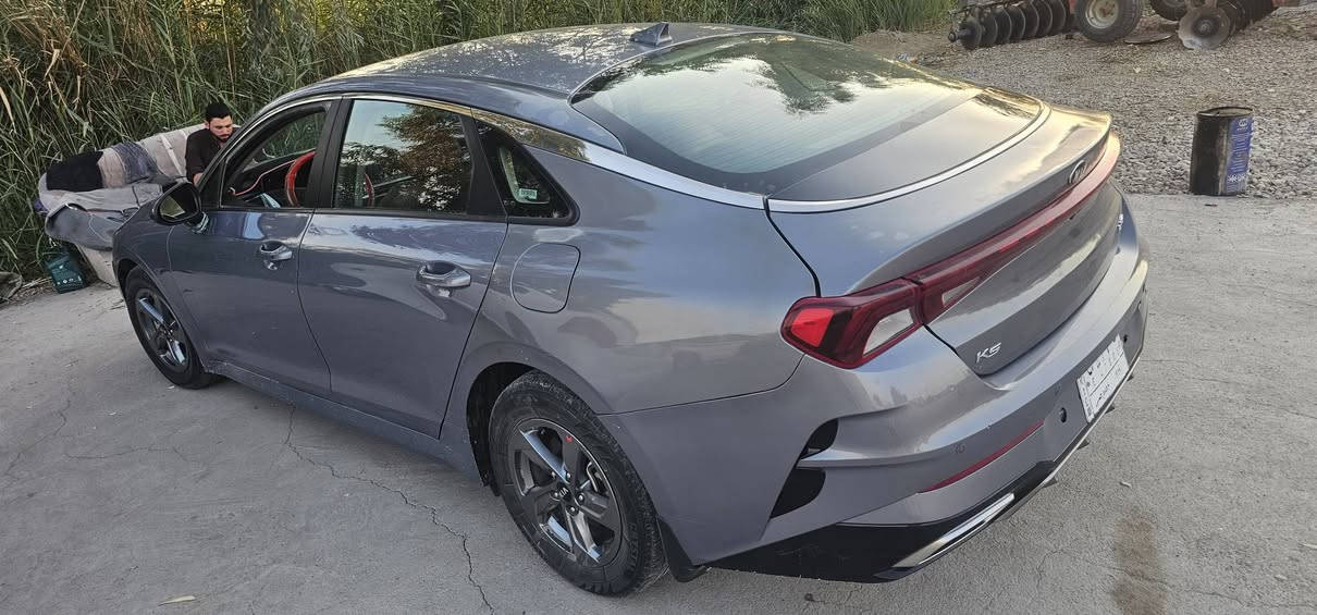 للبيع K5 
#السعر 115

موديل 2021 معوقين سنة 2027 تصير حره 

المكان واسط الزبيدية 

بيه مكانات صبغ ابيع حزام بدون دواخل

***********
***********
