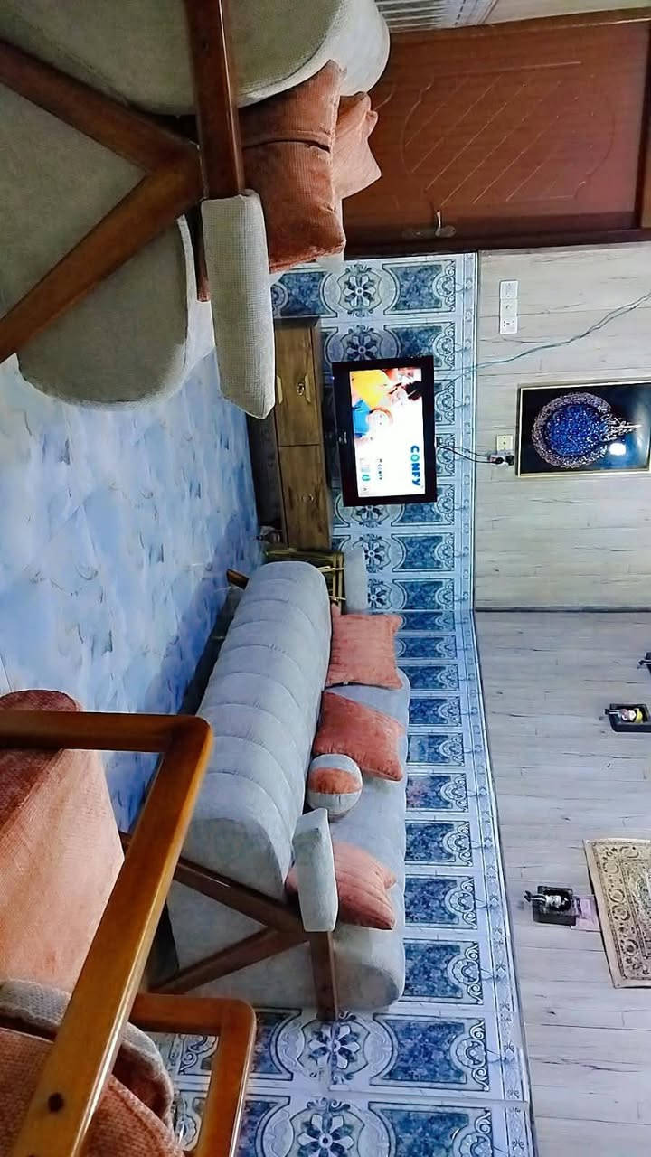طقم كنب • ٨ مقاعد • نضيف