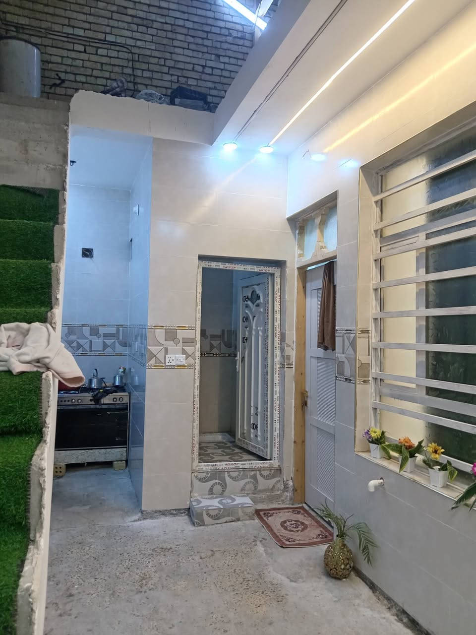 نص قطة مساحه ٦٣البيع ب بقطاع ١٦ قرب صيدلية كريمة ثاني بيت علا الشارع *********** بي واتساب
