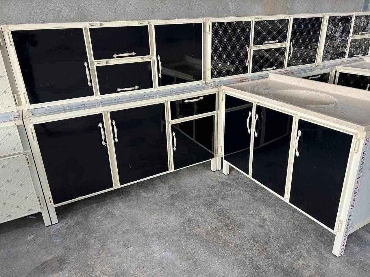 كاونتر وملحق قياس متر ونص مع سنك متر و٢٠سم سعره ٢٥٠ الف
للحجز والاستفسار التواصل على الواتساب
***********
