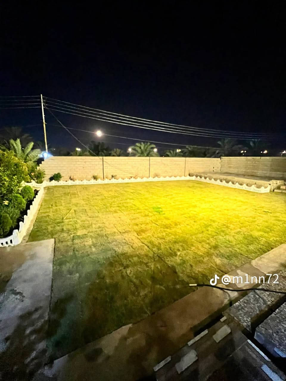 شغل حدايق مقرنص صبات اي شي

نص مكتوب في الصور:
- شغل حدايق مقرنص فرش زميج
- شغل مرشات الاستفسار
- ***********
- @m1nn72