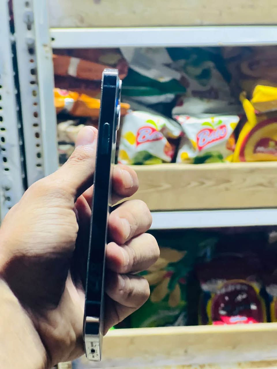 السلام عليكم ايفون 12 برو مبدل شاشه فيس ايدي مو شغال 
بطارية 72🔋 بلاديه 
باقي الجهاز مكفول نضافة فول مكان ناحيه السلام سعر 350 بي مجال 
***********
