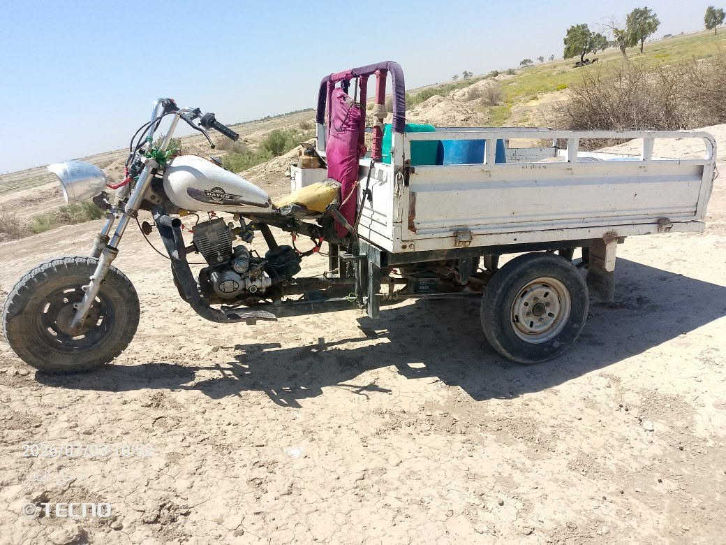 سلام عليكم ستوته البيع دايون محرك نضيف شاصي ركبه مكفولات مكان ديوانيه غضاء عفك السعر 650 وبيه مجال إتصال ***********
