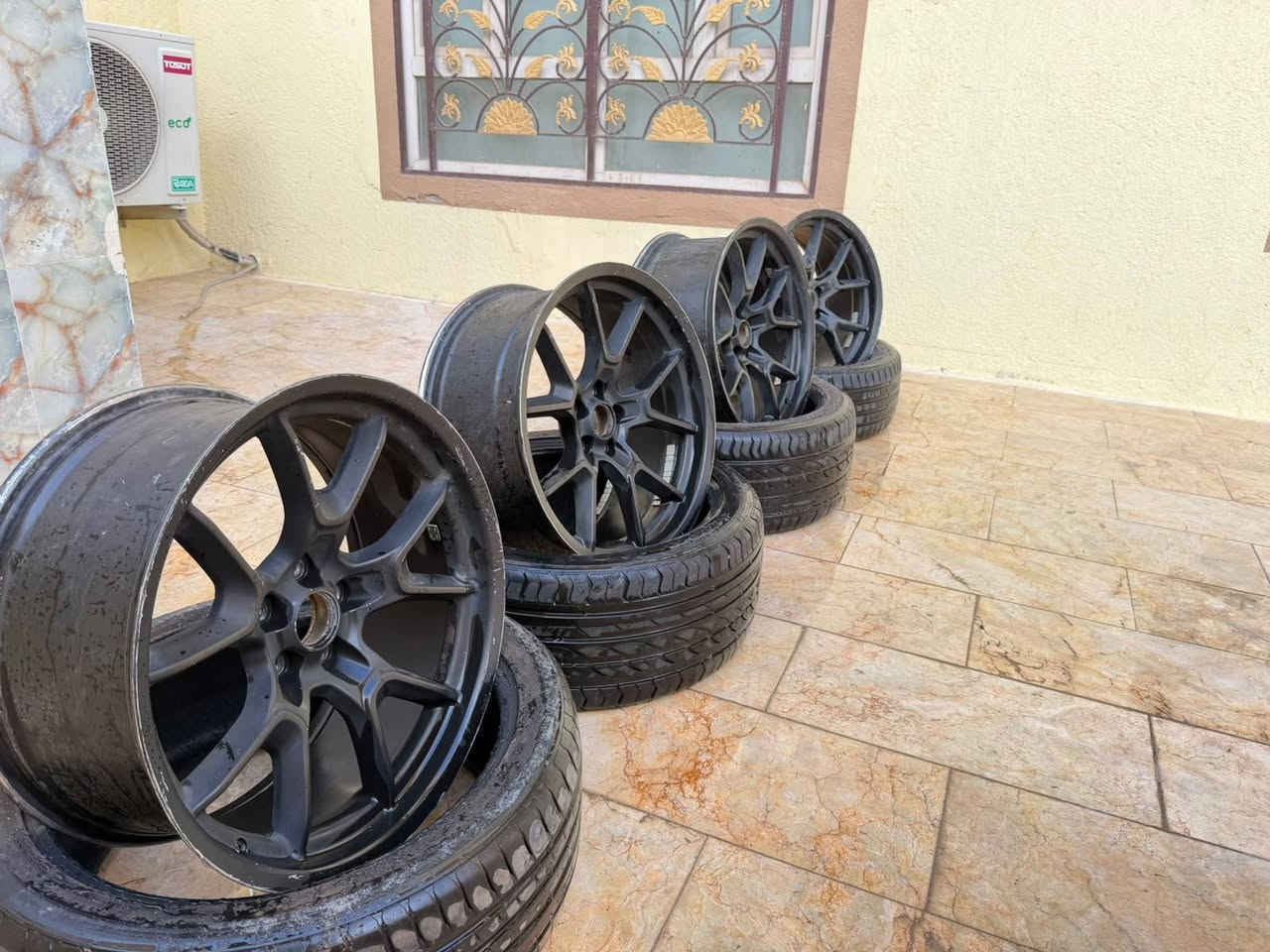 ٤ تايرات • ٤ ويلات