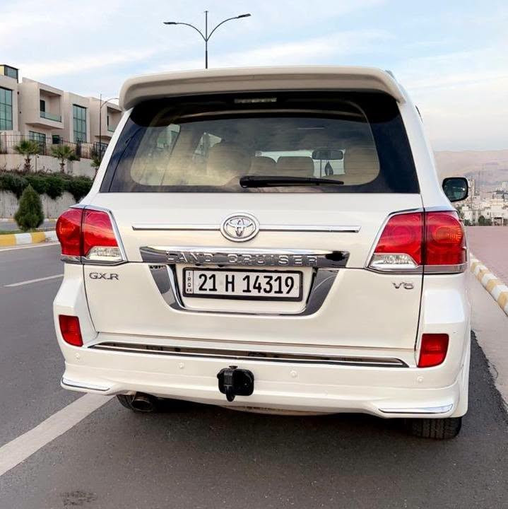 لاندكروزر GXR • ٢٠١٣ • ١١٧٠٠٠ كم
