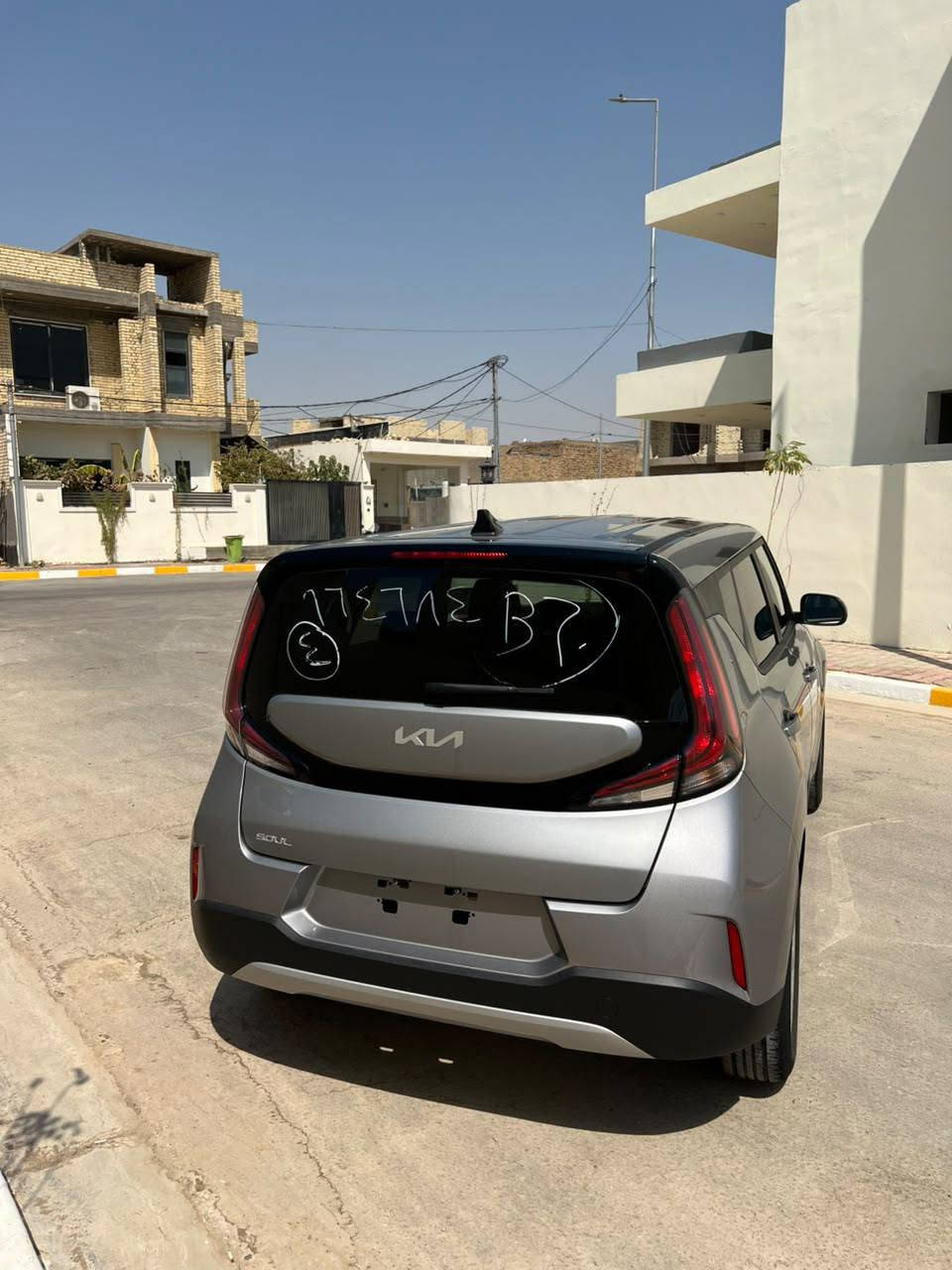 السلام عليكم كيا صول 2025 ماشيه 3 الف مكينه  2000 دوش مواصفات LX بدون رقم حادثه جاملغ مبدل وربع بنيد صبغ  ايرباك ستيرن وصور الحادث مرفقه بالمنشور مكان السياره الحله السعر 142 وبيه مجال بسيط للاستفسار 
واتساب ***********
او ‭*********** بغداد, العراق
