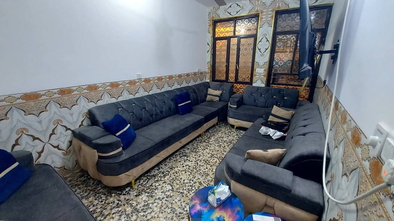 #بيت للبيع مع #الاثاث 80 متر  بناء جديد طابقين موقع مميز مقابل البيت شارعين الشرطة الرابعة مقابل ملعب كرة القدم يتكون من غرفتين وصالة ومطبخ وسطحين للأستفسار على اللارقام التالية
***********👉
***********👉
متوفر واتسآب👉
