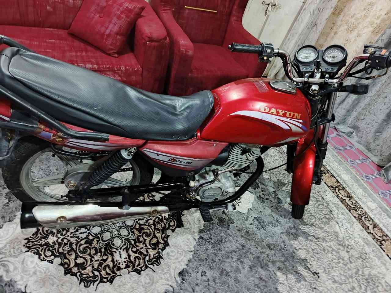 السلام عليكم من رخصت مدير الكروب متاح ديوان مديل 18 بدون اوراق رقم شاصي وبليته موجد السعر 600 عنوان كربلاء قرب مستشفى الكفيل استفسار ***********//***********
