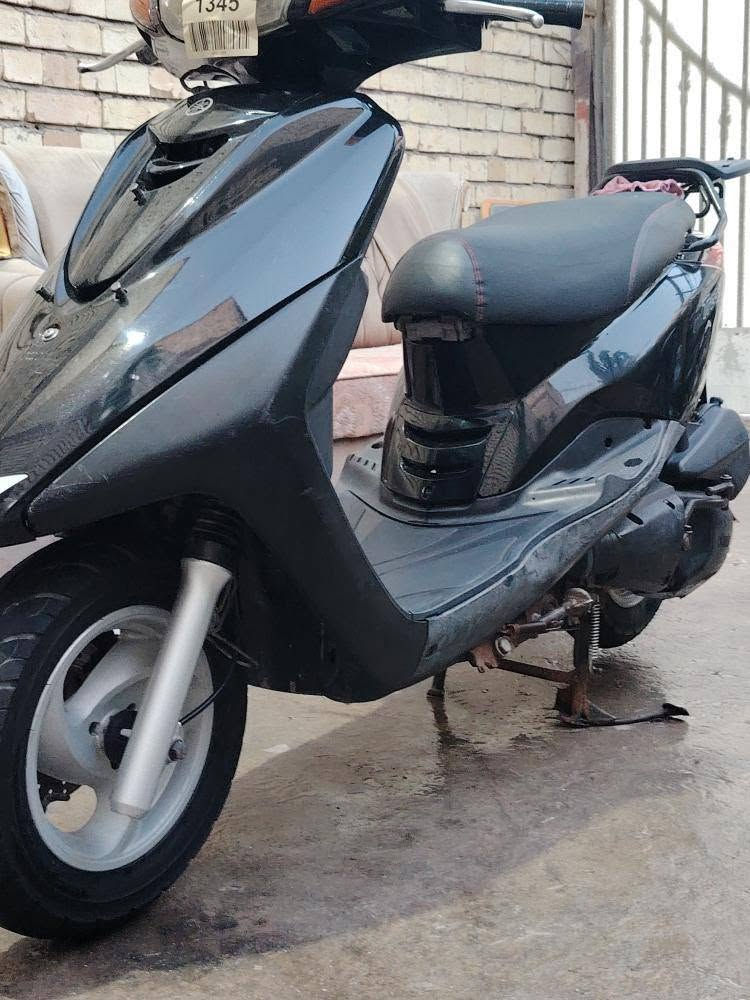 سلام عليكم ياماها اكزز دراجه نضيفه ما مفتوحه بلاديه محرك 125ss سرعه 140 السعر 800 الرقم*********** هشام
