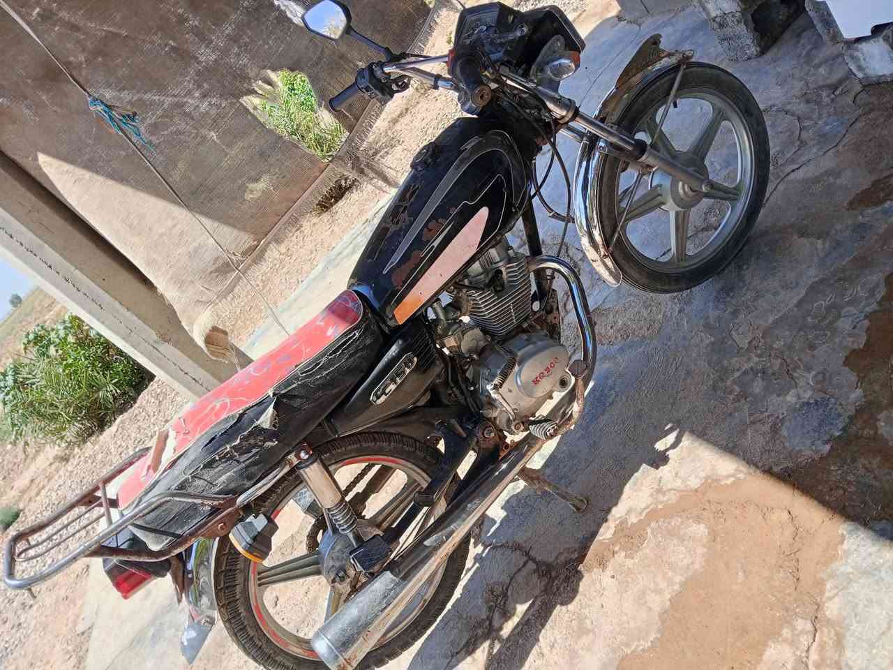 دراجة 5كير محرك بلادي خرسه فول كاتم كهربائيات كامله سلف كامله بس باتري ضعيف سعره 300 مال شغل مريحه مكلف بالنشر اخوان 
مكان جلولاء قرية جميله ***********
