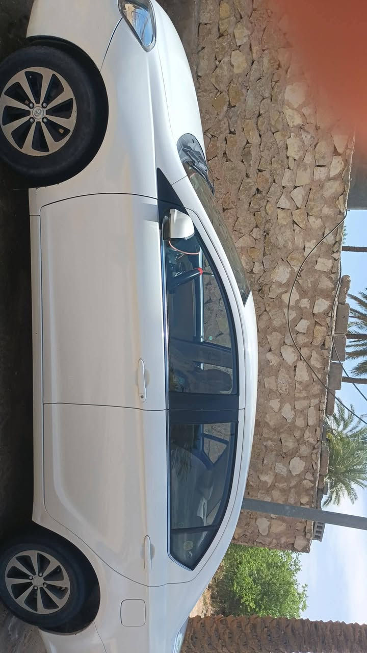 سياره كريت ول فولكس كفاله بسمي موديل 2016 بيه مواصفات سياره نظيفه حلوه حيل سبب البيع والله مطلوب 6 ملاين محرك ياباني بالجيس مكاني بابل كفل مكلف بالنشر اتصل ع مالك سيارة ***********
