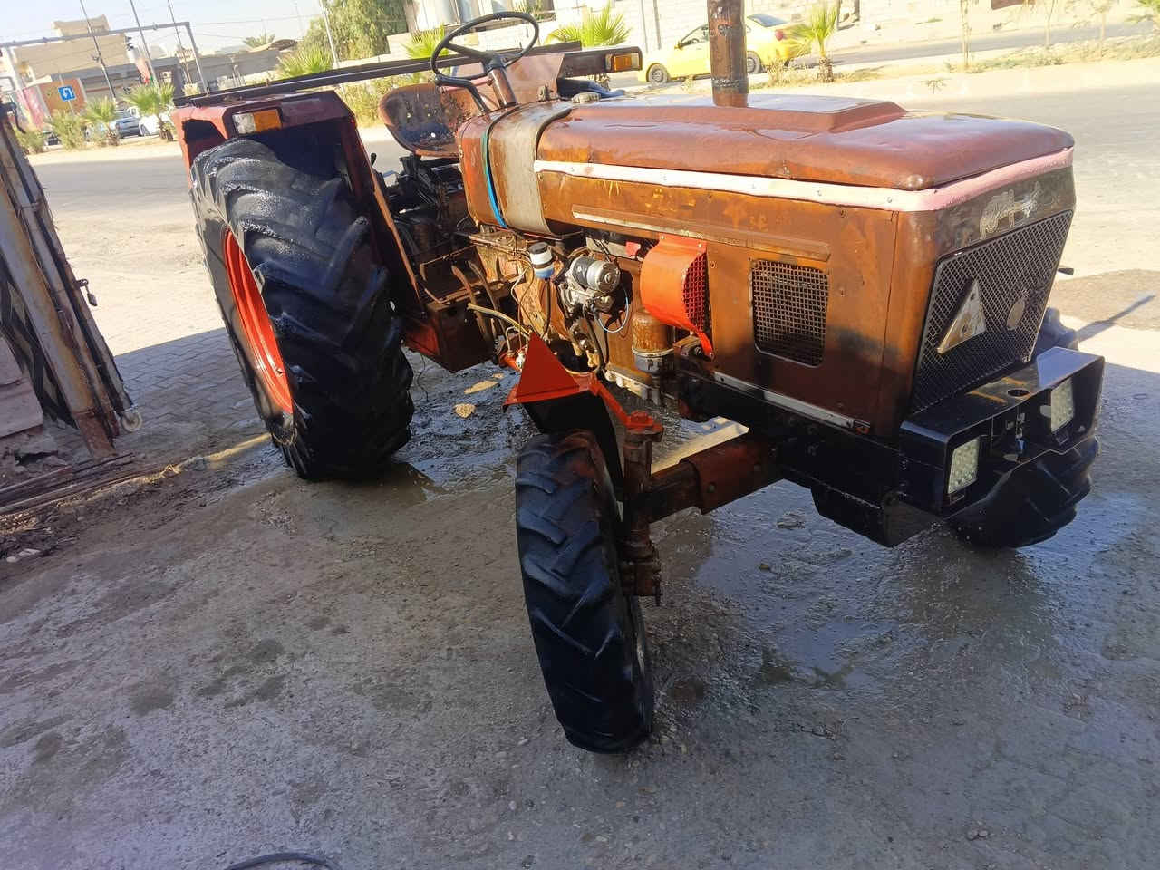 عنتر موديل 83 للبيع مكان كركوك سعر 4 ملاين وبي مجال محرك كير اكسل كهربايات كل شرط ***********   /   ***********@@

