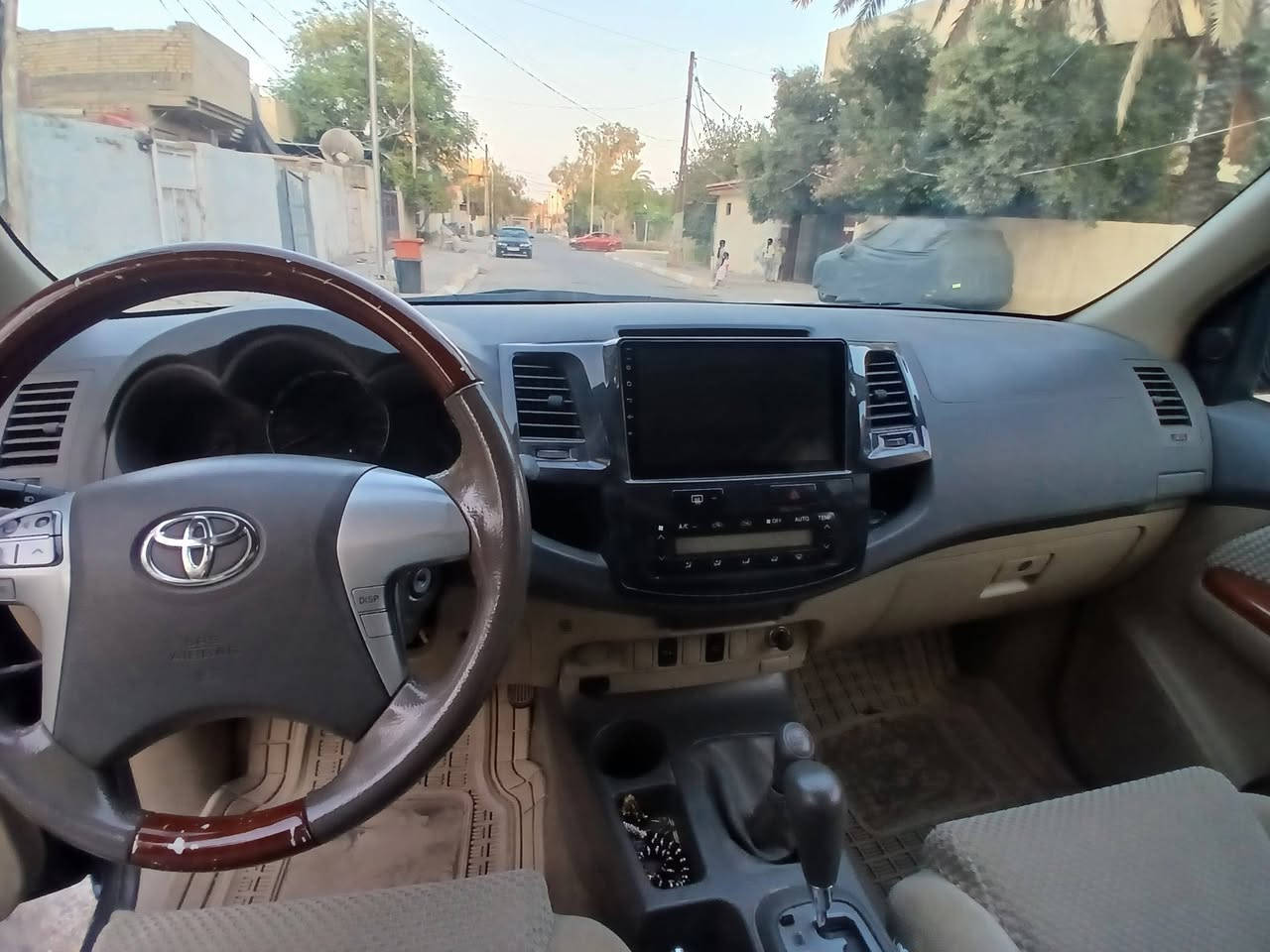 السلام عليكم اخواني فورجنر للبيع موديل ٢٠١٣ بيه صبغ جامرلغ يمنه وشويه بالبنيد سيارة حلوة كير مكينه خير من الله لوكير شغل سيارة رقم دهوك باسمي السعر ١٦٥ وبيها مجال تلفون ***********@
