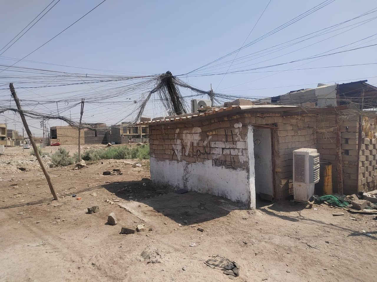 موقع للبيع الحمل ٥٣٠ بومة سكانية تجفيت قبل ٧ ايام  قبق حديد مسجل عالحصه الجديدة الموقع خير من الله الجوزات فقط بالموقع لا توجد كابينات وذا تسحب كابينات يصير الحمل بال ١٠٠٠  امبير
حي الشرطة ساحه خضراء تعال وشوف السعر عالخاص ***********
