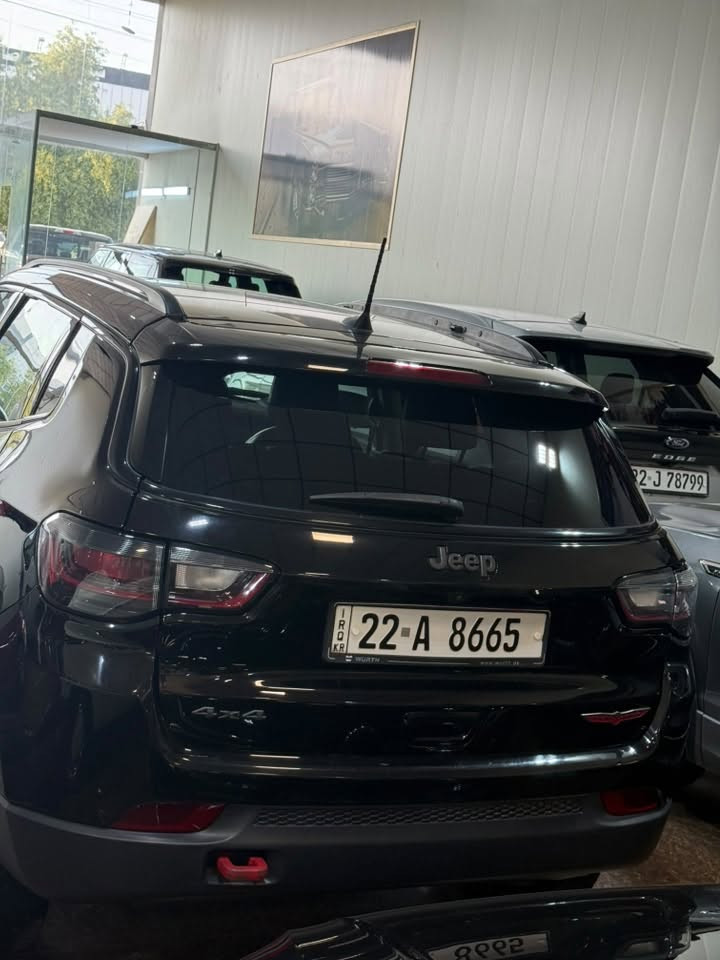 � للبيع | Jeep Compass Trailhawk 2022 🔥
⭐ Trailhawk | 4x4 | USA 🇺🇸

🔹 الموديل: 2022
🔹 الفئة: Trailhawk
🔹 المحرك: 2.4L | 4 سلندر
🔹 الدفع: 4x4
🔹 الممشى: 54,000 كم
🔹 المواصفات: أمريكي 🇺🇸
🔹 اللون: أسود 🖤
🔹 الحالة: بدون أي قطعة مصبوغة ✅
🔹 المكان: أربيل
🔹 السعر: 16,800$ 💰

✨ المواصفات:
• بانوراما 🌌
• كراسي تبريد وتسخين ❄️🔥
• كراسي خلفية تسخين 🔥
• 5 كاميرات 📷
• شاشة إلكترونية
• شفت إلكتروني
• مواصفات Trailhawk مع نظام 4x4

🔥 سيارة نظيفة جداً، بدون صبغ، ومحرك 2.4L أربع سلندر.

📍 أربيل
💰 السعر: 16,800$

📞 للاستفسار والتواصل:
***********
