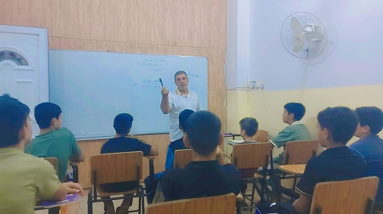 📝نمحو معا  غبار الجهل ... فرافق أهل العلم بلا ملل
ونزرع بسمة بكل حرف... يملؤها العز والفخر في كل
تنشد المعالي في عز علم...فلاتكن اخا اخا لاهل الجهل
📝يسر مركز  النور التعليمي ان يضيء لكم دربا فيه امل التعلم لحباة تعلمية سعيدة لفتح دورة القراءة لمن فاته التعلم نحن معكم لنسج حروف النور
✅ مركز  النور التعليمي يضيء
 دربكم نحو التعلم لكافة الاعمار و لكلا الجنسين 
#ضمان_النجاح ✨
✅الفرص لا تتكرر استغلها واضمن النجاح مع المنقذ بتاريخ المصادف اليوم الأربعاء 2026/9/8 
#جانب من محاضرة مادة / اللغه العربيه 
برفقة الدكتور  القدير والرائع
(  ظاهر يحيى جعفر ) 
مع الطلاب الصف الأول التهجي 
♦️مميزات الدورة 
🟠لذا نعلم طلبتنا الأعزاء بأن التسجيل _ مستمر لجميع الدورات الشتوية 
#النور _غايتنا 
🏘️موقع- عامريه الصمود شارع العام 
مجاور بلدية العامرية 
📍قرب الجسر مشاة 🚶 
☎️للاستفسار الاتصال على الرقم
   ***********0📞 واتساب 
***********📞  
***********📞 واتساب 
#الادارة
