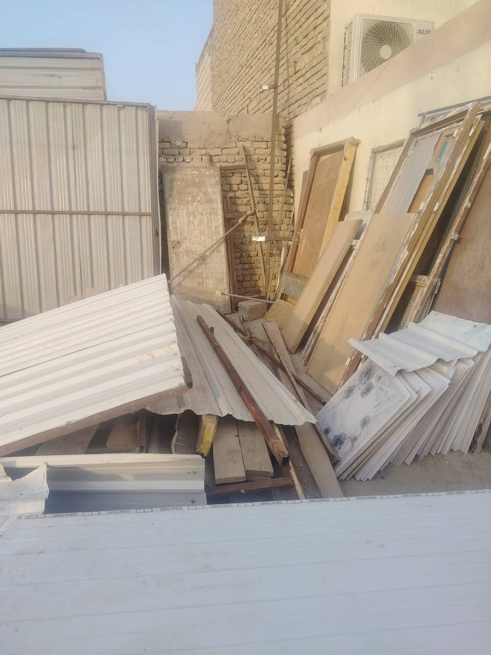حديد • سقيفة جينكو • درج حديد