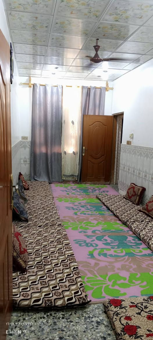 السلام عليكم بيت للبيع نجف حي النداء قرب شارع الكفيل أو المدرسة الورديه 50متر طابقين ونضيف الطابق الأول صاله واستقبال ومطبخ علا طول الممر وصحيات اما الطابق الثاني يتكون من غرفتين اكبار ومكشوفه السعر 46وبي مجال للاستفسار ***********
