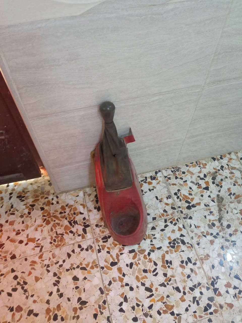 غراض بريجو منغولي شرط حاويه بس الراديتر موحاويه كلمن وسعرها الي يرد منهن يتصل علا الرقم ***********مامتواجد علا الفيس

