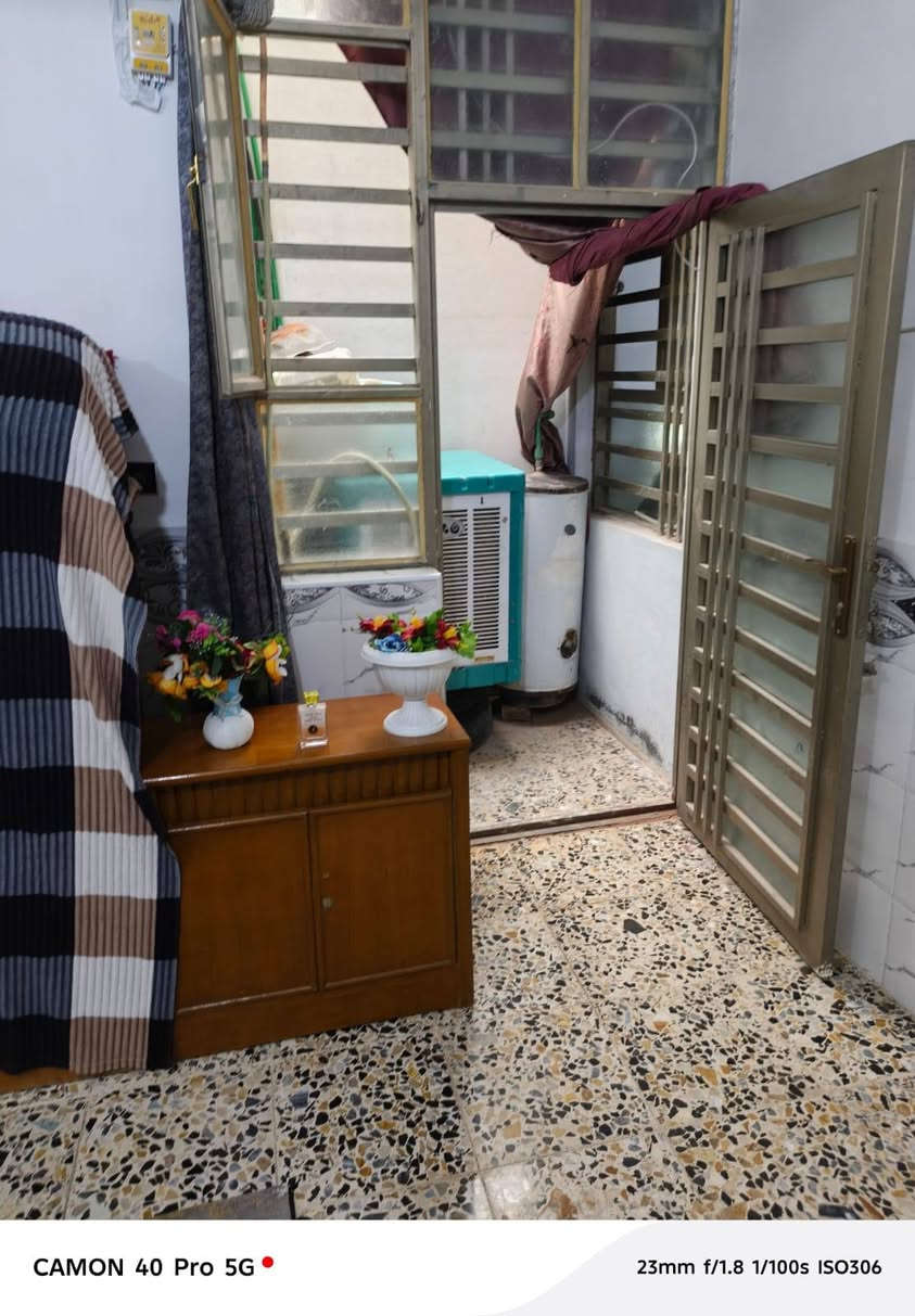 ٤🏠.بيت ١٠٠متر للبيع ب النداء منطقة ٥٨فوك من المدرسة الوردية السعر٧٠مع مجال بسيط بيت جديد.
🔴طابق واحد الاساس صب والسقف صب كاشي وسيراميك. 

🔴يحتوي ع غرفة وصالة ومطبخ واستقبال وصحيات. 

للأستفسار ع هذا الرقم *********** واتساب. 

ملاحظة / يوجد لدينا جميع العروض(ايجار، رهن، بيع، شراء).
٤🏠.بيت ١٠٠متر للبيع ب النداء منطقة ٥٨فوك من المدرسة الوردية السعر٧٠مع مجال بسيط بيت جديد.

نص مكتوب في الصور:
- CAMON 40 Pro 5G 23mm f/1.8 1/488s ISO50
- CAMON 40 Pro 5G 23mm f/1.8 1/100s ISO161
- CAMON 40 Pro 5G 23mm f/1.8 1/100s ISO282
- CAMON 40 Pro 5G
- 23mm f/1.8 1/100s ISO97
- CAMON 40 Pro 5G 23mm f/1.8 1/100s ISO306
- CAMON 40 Pro 5G 23mm f/1.8 1/100s ISO152
- 23mm f/1.8 1/100s ISO195
- 23mm f/1.8 1/100s ISO173
- CAMON 40 Pro 5G 23mm f/1.8 1/100s ISO343