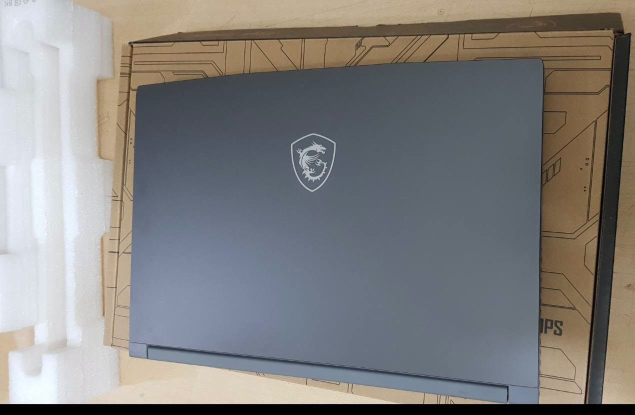 تحية طيبة ... لابتوب MSI  وكالة شرق اوسط مستعمل نظافة 100 بالمية مع الكارتون و الشاحن الاصلي لابتوب كيمنك مخصصة للالعاب او التصاميم من الجيل 13 بمعالج كور اي 5 فئة H اعلى فئة   لابتوب ذو مواصفات عالية جدا رام 16 كيكا وهارد SSD M.2 حجم 512 بكارت شاشة منفصل RTX  2050   بحجم 4 كيكا  وتردد شاشة 144 هيرتز وكيبورد ضوئي

           (((     السعر  950 الف دينار  ثابت  )))   

MSI  THIN 15
cpu : Core  i5  H     الجيل 13           
ram : 16 G 
hard : SSD  M.2  512 
vga : 4G  Nvidia RTX 2050
mon : 15.6 FULL HD 144  Htz ips

كيبورد ضوئي
صوت مسرحي عالي جدا و مجسم
بدون DVD

للأتصال عادي و واتساب  ***********
شارع الصناعة ( 9 - 4 ) نهارا
يوجد خدمة توصيل داخل بغداد 5 الف بنفس اليوم
ولجميع المحافظات 10 الف خلال يوم واحد او يومين
لمشاهدة كافة الموديلات يرجى زيارة الموقع على الفيس بوك ( لابتوب بشير لاين )

نص مكتوب في الصور:
- Device specifications Device name DESKTOP-QFJC77O Processor 13th Gen Intel(R) Core(TM) i5-13420H 2.10 GHz Installed RAM 16.0 GB (15.7 GB usable) Device ID FEE3F165-9A63-4229-BDFC-3A77488A1204 Product ID 00330-80000-00000-AA288 System type 64-bit operating system, x64-based processor Pen and touch No pen or touch input is available for this display
- NVIDIA CONTROL PANEL Version 610.62 NVIDIA GeForce RTX 2050
