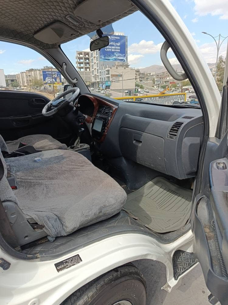 شاحنة • بدون تفاصيل