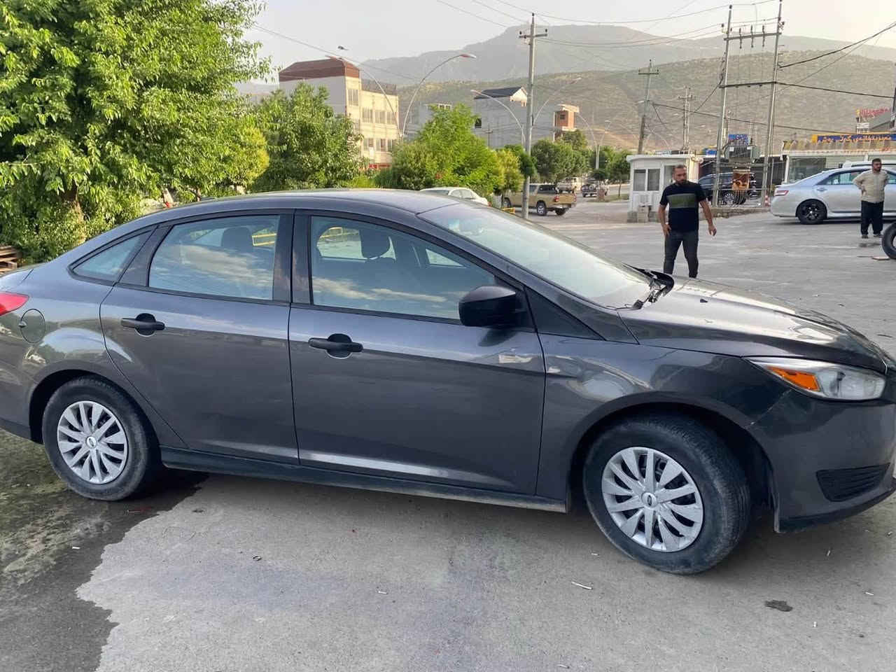بۆ فرۆشتن / للبيع: فۆرد فۆکس 2017
[کوردی]
• جۆری ئۆتۆمبێل: فۆرد فۆکس (Ford Focus)
• مۆدێل: 2017
• مواستفات: S
• مەکینە: 2.0 (بێ تۆربۆ)
• بڕی ڕێڕۆیشتن: 192,000 km
• دۆخی ئۆتۆمبێل: زۆر توندوتۆڵە، بەشەرتی گێر، مەکینە و تەبرید.
• زانیاری بۆیاخ: تەنها چارەکە بؤنێتێکی لای سەکن سبوغە، لەگەڵ کەمێک قۆپ و شوختی زۆر کەمی هەیە.

[العربية]
• نوع السيارة: فورد فوكس (Ford Focus)
• الموديل: 2017
• المواصفات: S
• المحرك: 2.0 (بدون توربو - عادي)
• المسافة المقطوعة: 192,000 كم
• حالة السيارة: متينة جداً، بشرط القير والمحرك والتبريد.
• تفاصيل الصبغ: ربع بونيد جهة الراكب مصبوغ فقط، مع وجود بعض الخدوش والإنبعاجات البسيطة جداً.

📞 للتواصل والاستفسار / بۆ پەیوەندیکردن:
📱 ***********
📱 ***********
